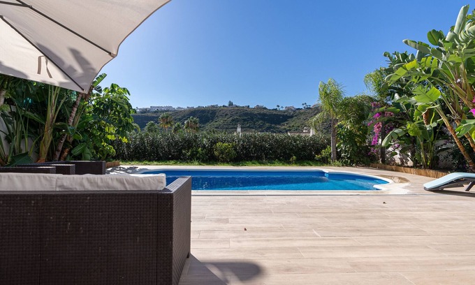 Manilva Ski Chalet | villa in goleto wwith private pool