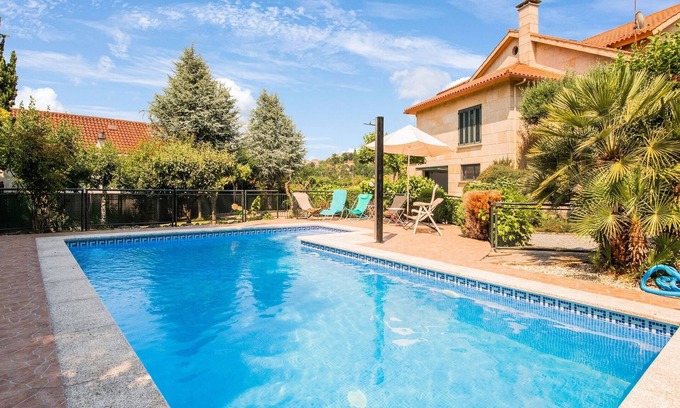 Mondariz-Balneario Villa | Villa in Mondariz-Balneario with Wellness and Private Pool