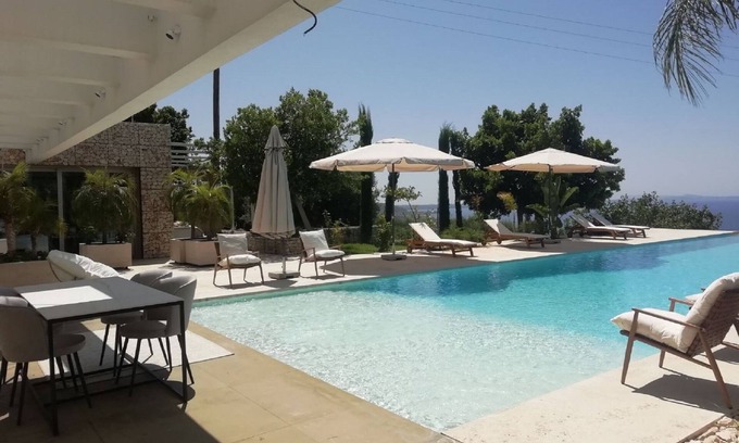 Patras Villa | Villa in Patras with Pool near Beach