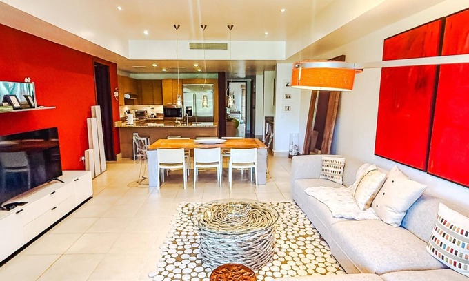 Herreras Apartment | Villa in Red - Three Bedroom Apartment, Sleeps 8