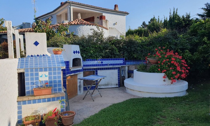 La Conia Villa | Villa 'In Riva al Mare' with Hot Tub and Wi-Fi