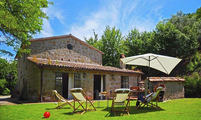Castiglione in Teverina Villa | Villa in Rome with Pool & Garden