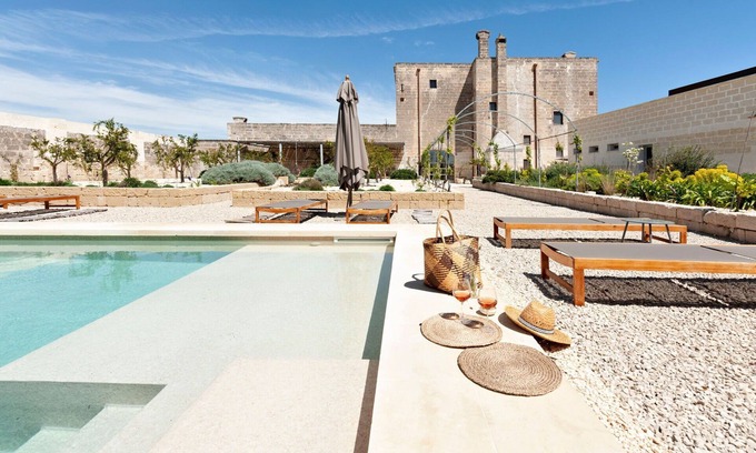 Salice Salentino Villa | Villa in Salice Salentino with 6 bedrooms sleeps 16