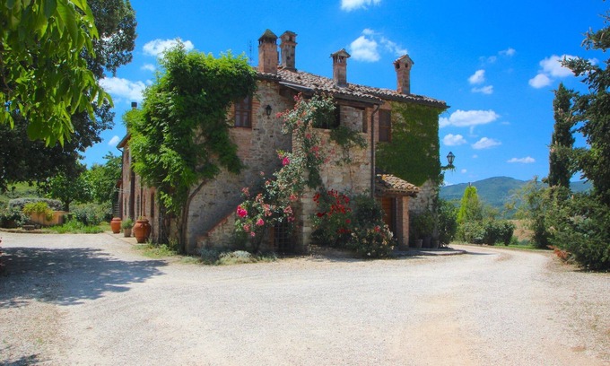 San Venanzo Villa | Villa in San Venanzo with Pool and Sauna