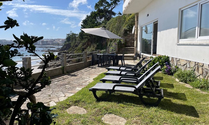 Quintans Villa | Villa in Sanxenxo on the beachfront, Barreiros