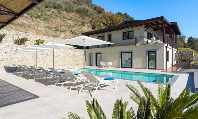 Savoca Villa | Villa in Savoca with 5 bedrooms sleeps 10