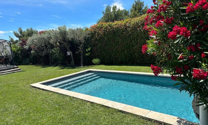 Ventabren Villa | Villa in the countryside of Aix-en-Provence with swimming pool, bowling alley, air conditioning...