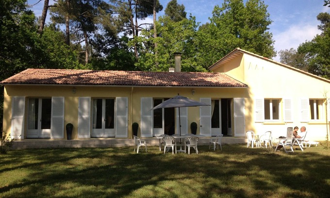 La Tremblade Villa | Villa in wooded park 3 bedrooms/sleeps 7