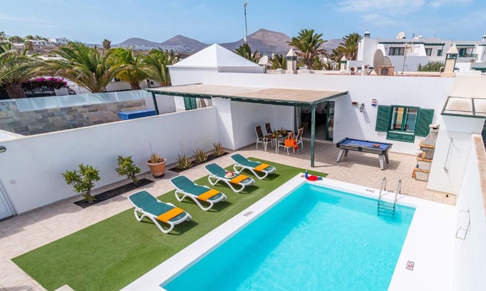 Matagorda Villa | Villa Indigo by Villa Plus