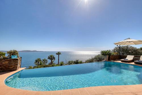 Carqueiranne Villa | VILLA INFINITY 200m2 VUE MER, Giens & Porquerolles
