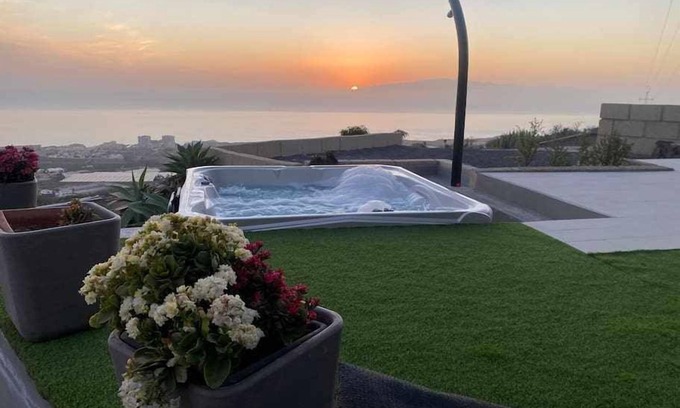 Armenime House | Villa Infinity. Views, Wifi and Jacuzzi