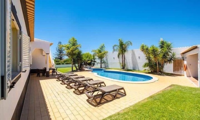 Carvoeira Villa | Villa Isadora Summary