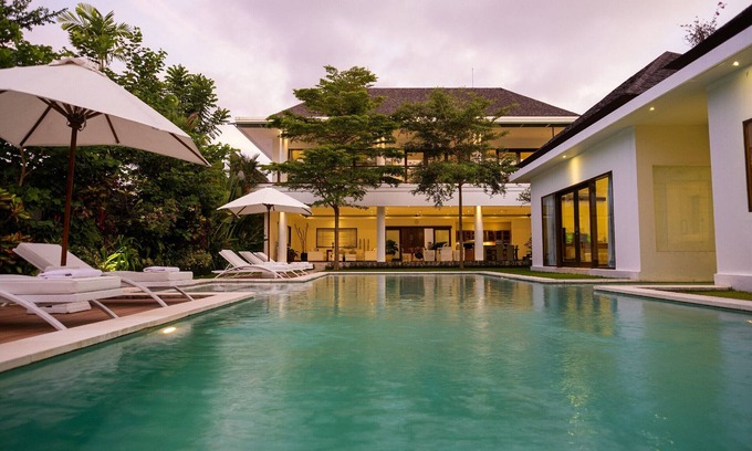 Batu Bolong Villa | Villa Istana Putih by Fantasia Villas