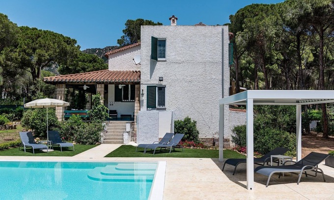 Santa Margherita di Pula Villa | VILLA ELEPHRA