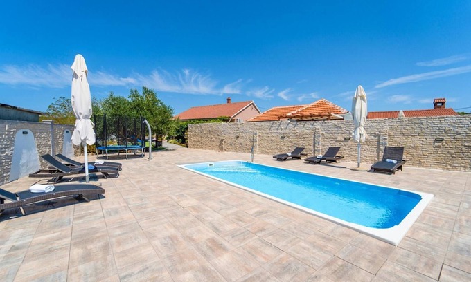 Donje Rastane Villa | Villa Jadran - Three Bedroom Villa, Sleeps 7