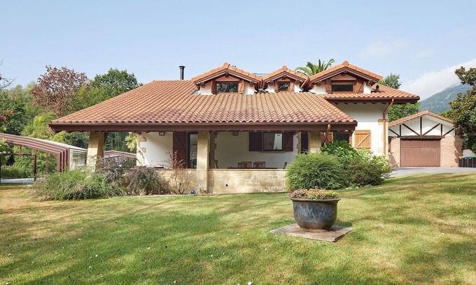 Hondarribia Villa | Villa Jaizubia Golf by FeelFree Rentals