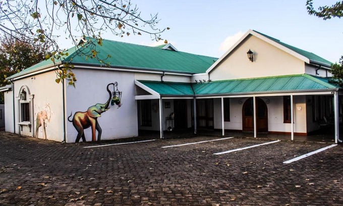 Equestria House | Villa Jana Guesthouse