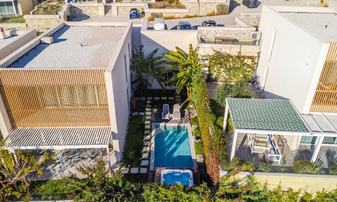 Jala Villa | Villa Jerina Green Coast