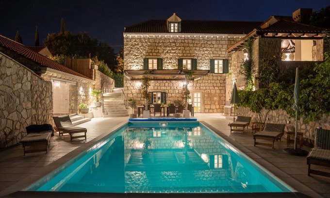 Mocici Villa | Villa Joe - newly renovated 1858 stone villa - heated pool