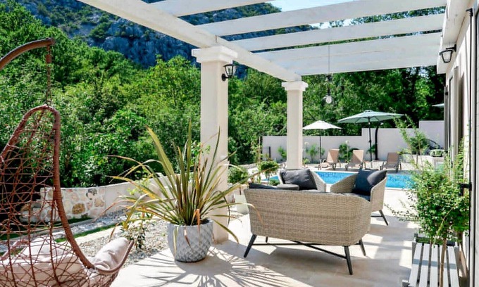 Drivenik Villa | Villa Joli - Four Bedroom Villa, Sleeps 10