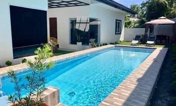 Dumaguete Villa | Villa Josefina with pool 3 bedroom sleeps 6 max 12 person