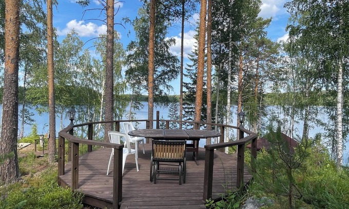Lotjola Villa | Villa Joutsen in Saimaa with jacuzzi
