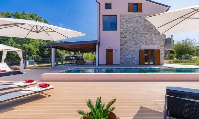 Radini House | Villa Julia by Interhome