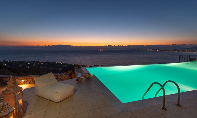 Diasella Villa | Villa Kalamata - Three Bedroom Villa, Sleeps 9