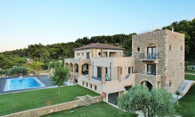 Oropos Villa | Villa Kalamos/Sea View and Pool nearby Athens/Tower