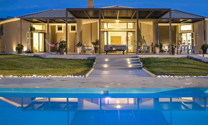 Sarlata House | Villa Katrin Walking Distance to Beach