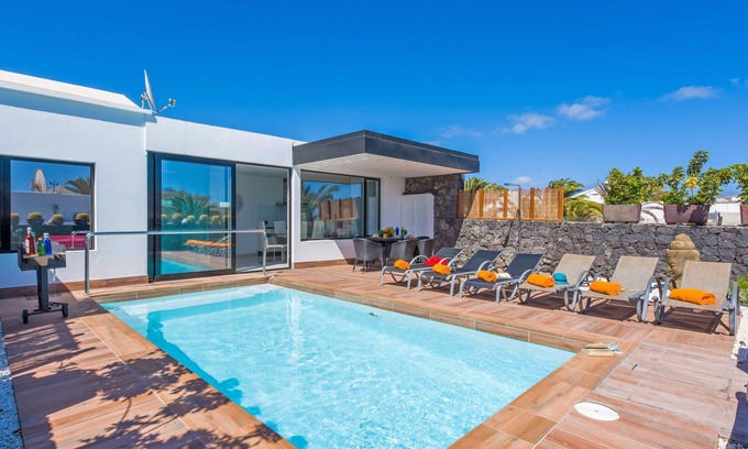 Matagorda Villa | Villa Kikay by Villa Plus