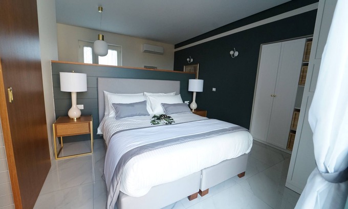 Portici Villa | Villa Klaudia - charming house Naples