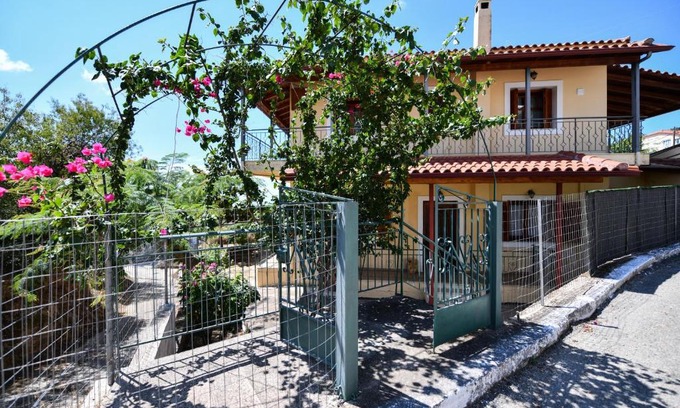 Pyrgos Apartment | Villa Koliri