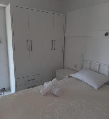Piqeras Apartment | Villa Kostandin