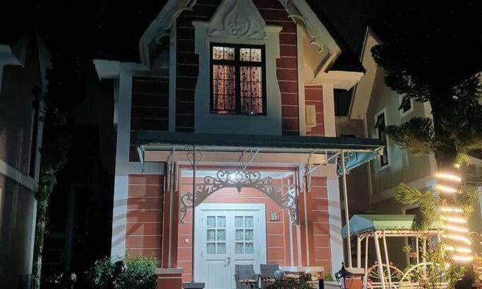 Cipanas Villa | Villa kota bunga - akuvilla