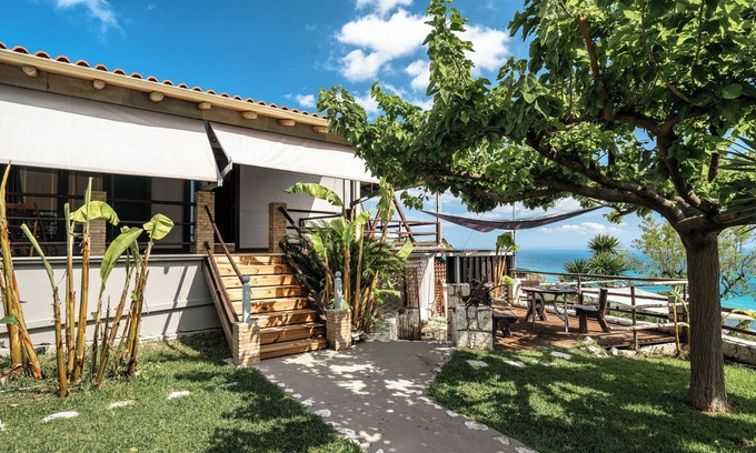 Ratzakli Villa | Villa 'Koutoupakia' with Sea View, Wi-Fi and Air Conditioning