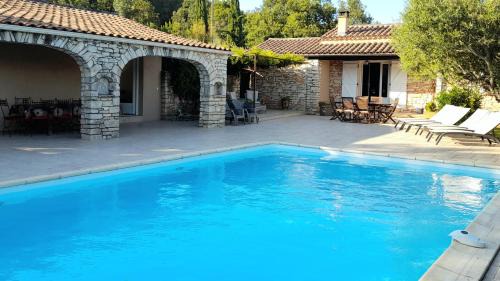 Salavas Villa | Villa L'Opaline 10 pers Piscine privée Chauffée Animaux admis Wifi
