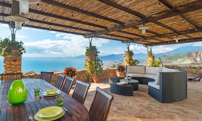 Borgio Verezzi Apartment | Villa L'orizzonte con vista