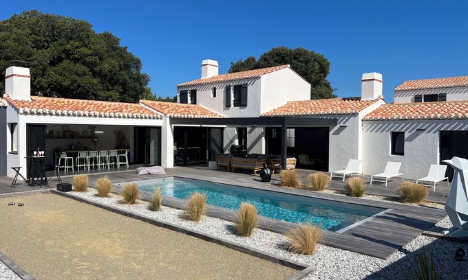 L'Epine House | VILLA LA BOSSE 1OP ☀️ Heated swimming pool, Boules pitch, XXL BioClimatic pergola