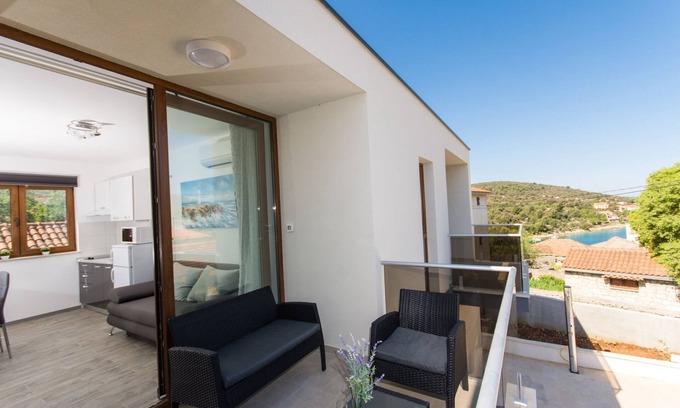 Veliki Drvenik Apartment | Villa LA-Comfort One Bedroom Apartment with Sea View Terrace 3