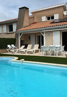 Gujan-Mestras House | Villa La Hume proche port plage commodités Bassin d'Arcachon avec piscine chauffée
