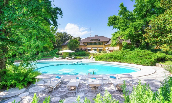 Martignana di Po Villa | VILLA LA PIOPPA with large park and swimming pool to 8 km from Cremona Lombardy