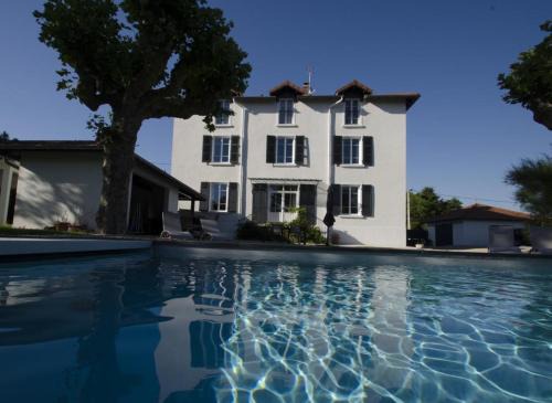 Villieu-Loyes-Mollon House | Villa La Maternite