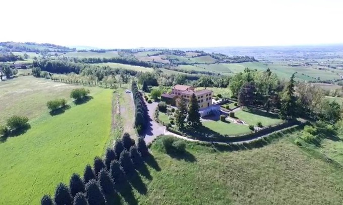 Piozzano Bed & Breakfast | Villa La Palazzina