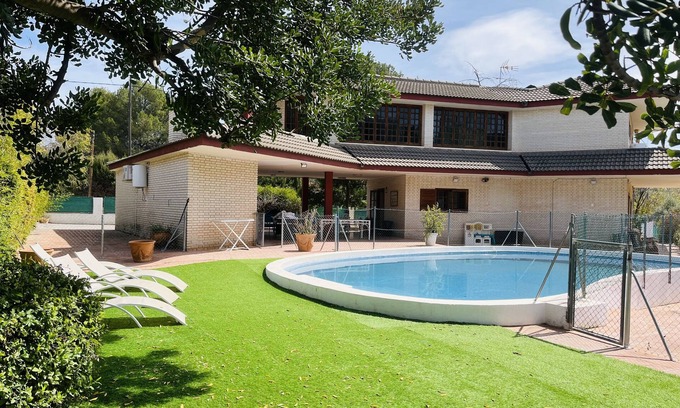 Olocau Ski Chalet | villa la pequeña. a 20 minutos de valencia