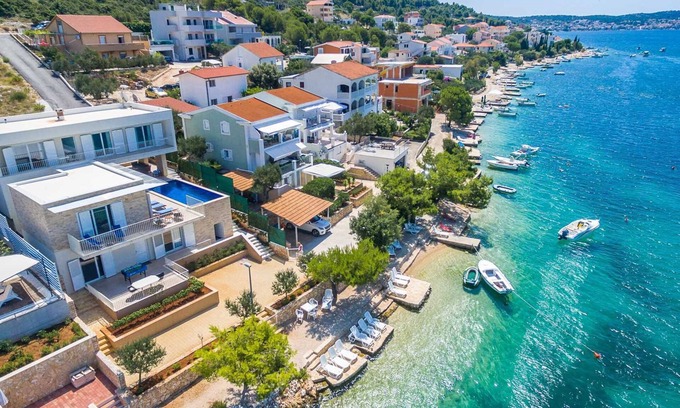 Rogoznica Villa | Villa La Perla - beachfront villa for ten, private pool and amazing views