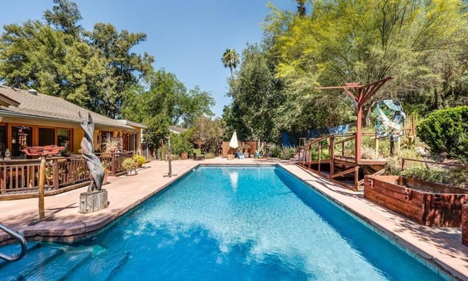 Woodland Hills Villa | Villa La Reforma - Newly Designed 4BR HOUSE & POOL in Los Angeles by Topanga