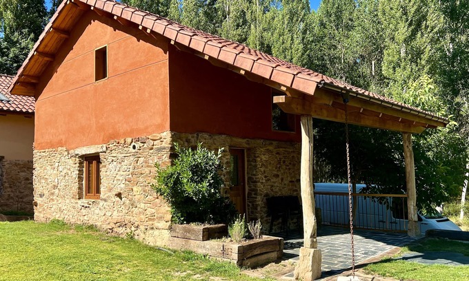 El Castro Cottage | Villa la Roza III. Rural paradise with fireplace, riverside, biosphere reserve