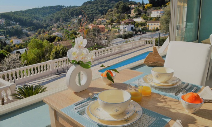 Vallauris Bed & Breakfast | Villa La Terre Des Lauriers B&B