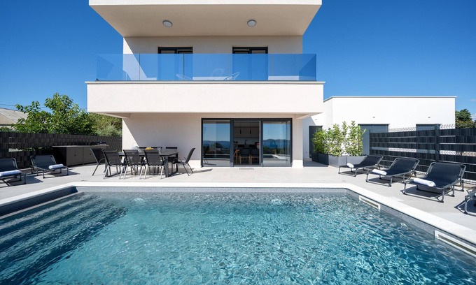 Kozino Villa | Villa La Vista e Bella